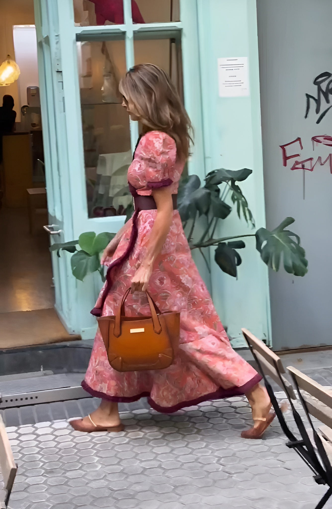 Vestido elegante de manga corta