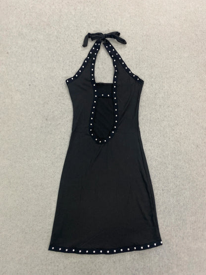 Vestido elegante de espalda descubierta