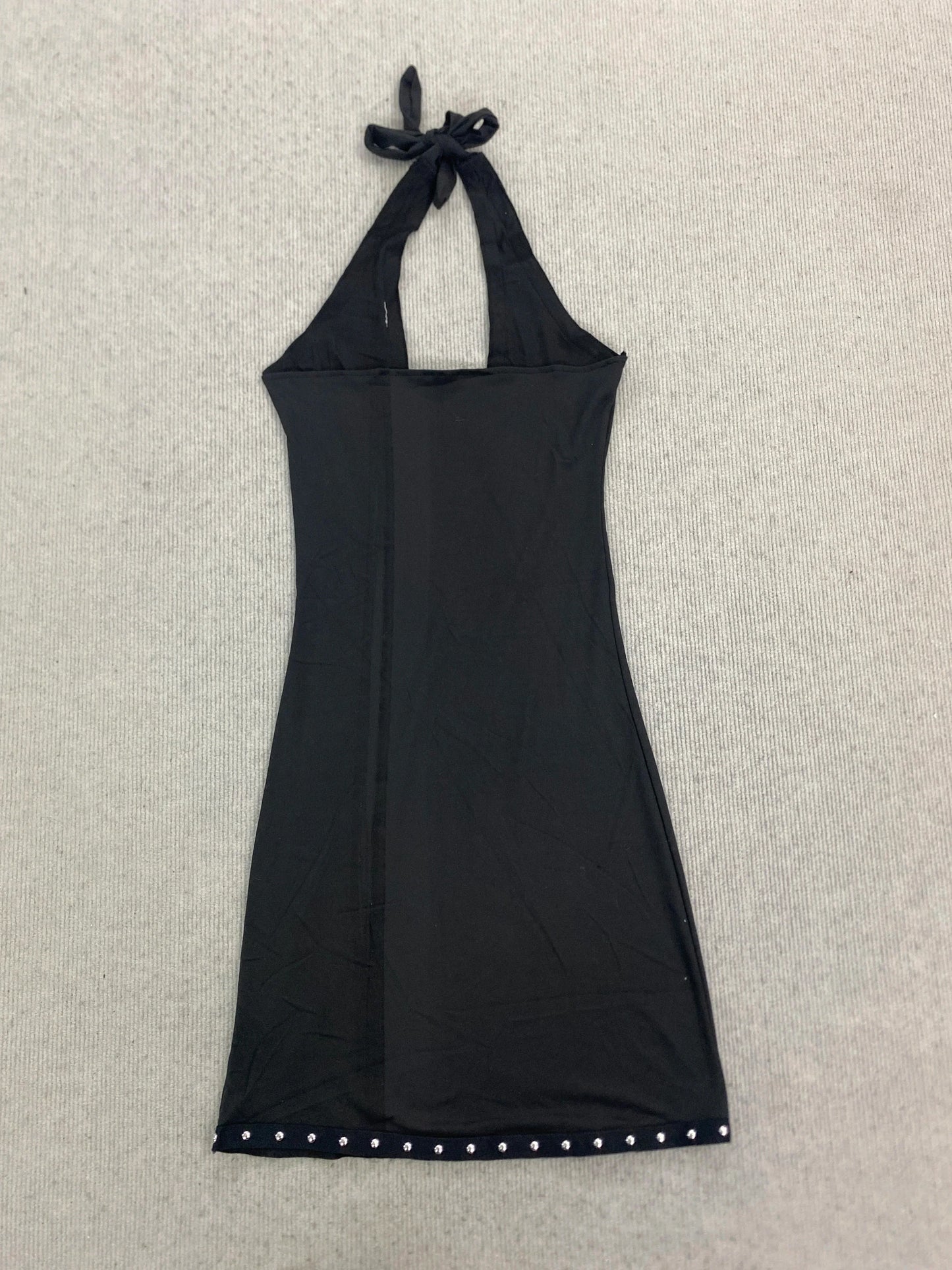 Vestido elegante de espalda descubierta