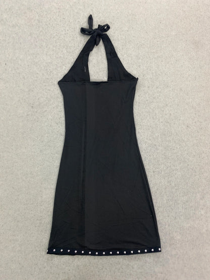 Vestido elegante de espalda descubierta