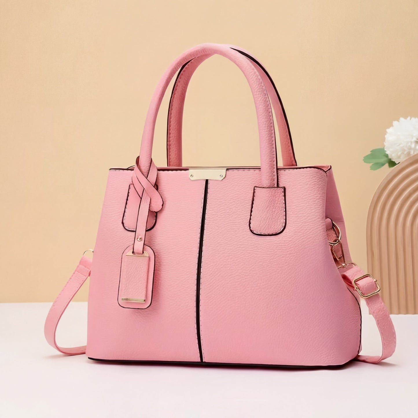 Bolso de acabado refinado